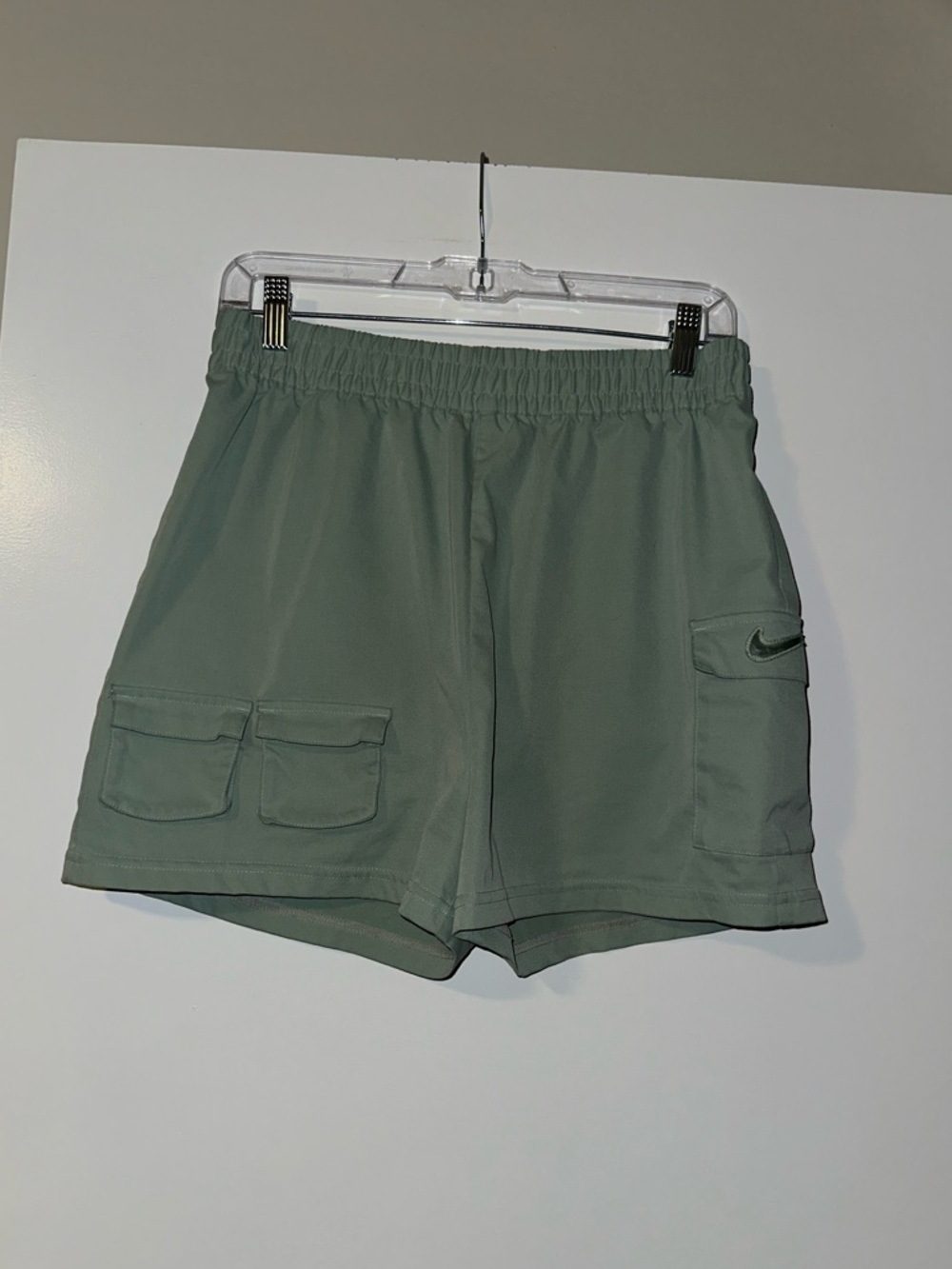 Women’s Size Medium Nike Olive Green Cargo Shorts